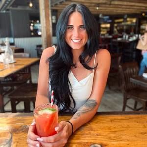 Meet your Posher, Alexis